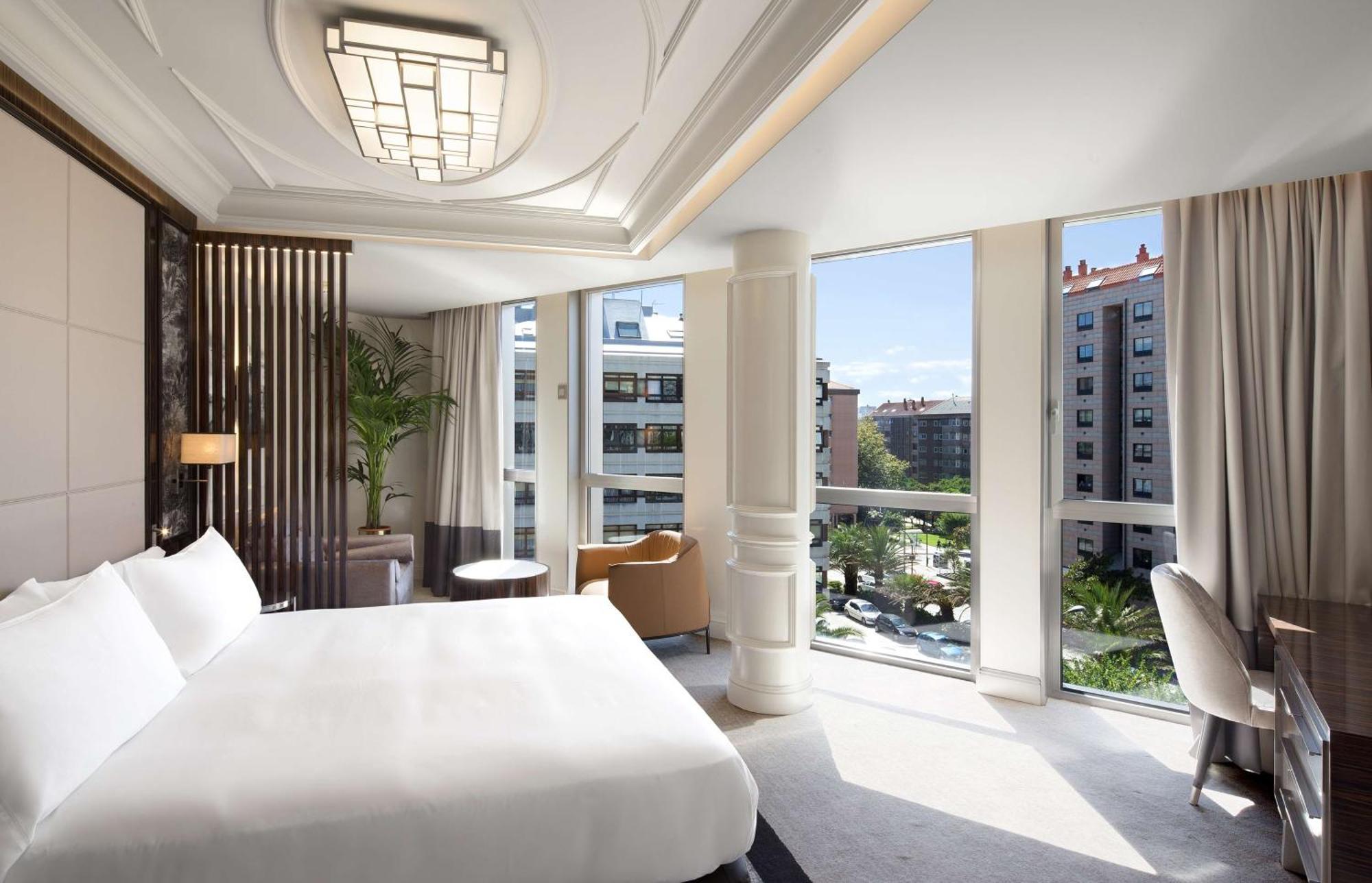 Doubletree By Hilton A Coruna Exterior photo